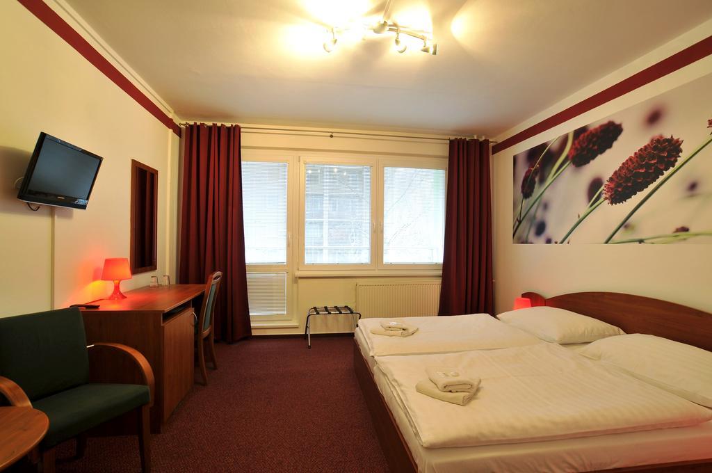 Hotel Krystal Hodonin Luaran gambar