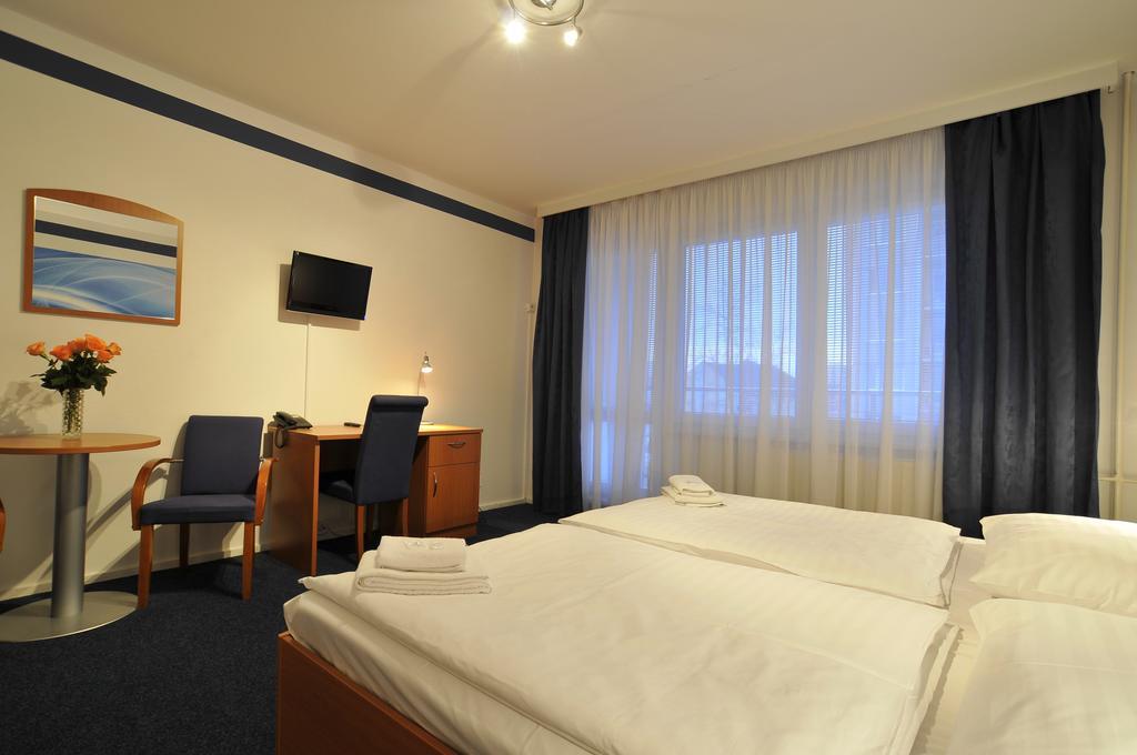 Hotel Krystal Hodonin Luaran gambar