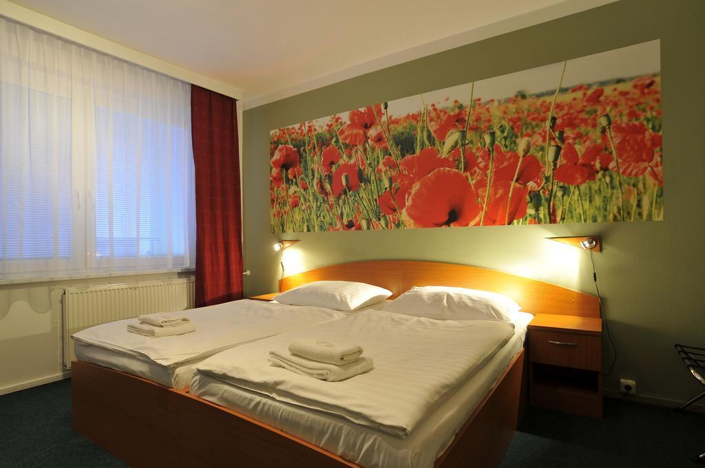 Hotel Krystal Hodonin Luaran gambar