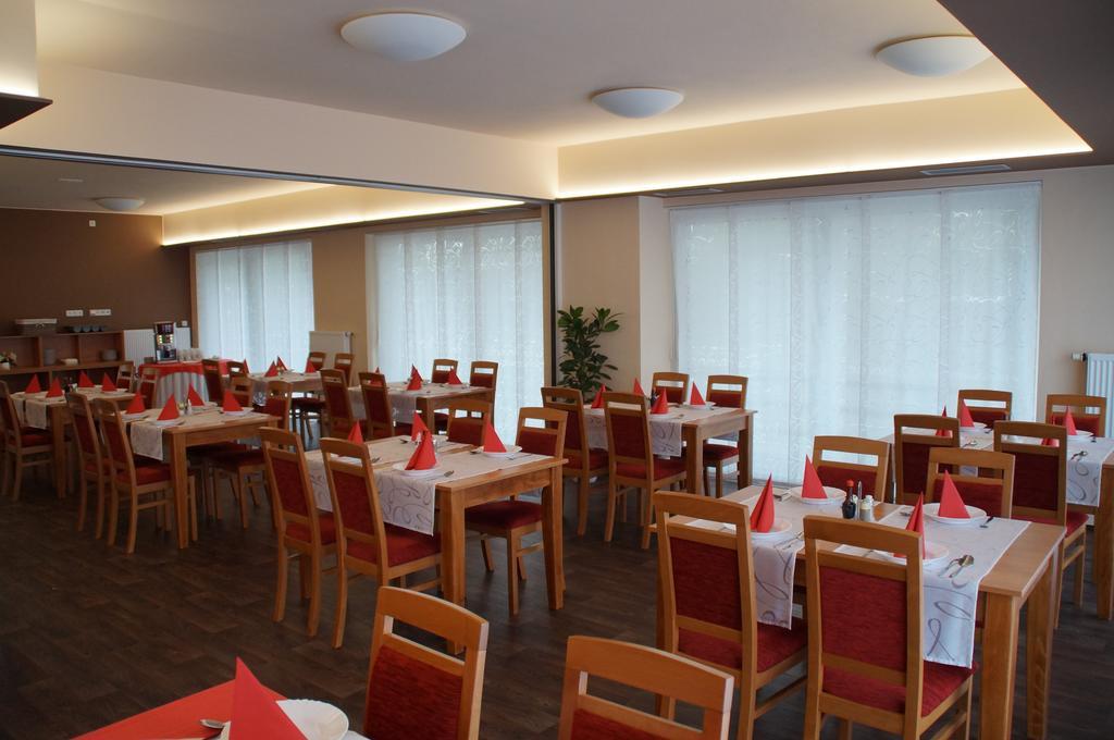 Hotel Krystal Hodonin Luaran gambar
