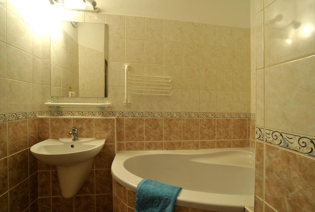 Hotel Krystal Hodonin Luaran gambar