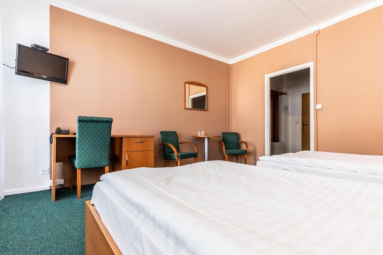 Hotel Krystal Hodonin Luaran gambar