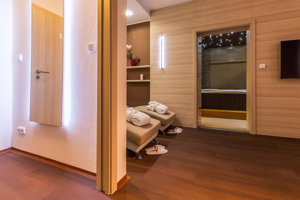 Hotel Krystal Hodonin Luaran gambar